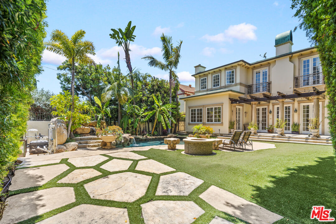 314 N Palm Dr