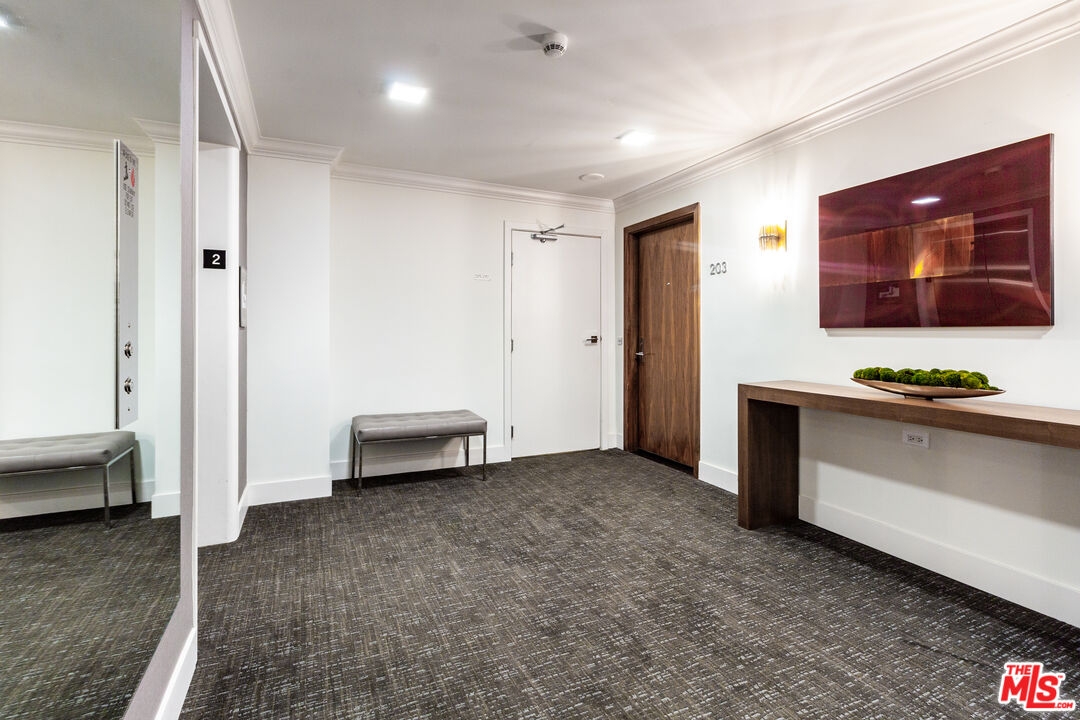 838 N Doheny Dr Unit: 203