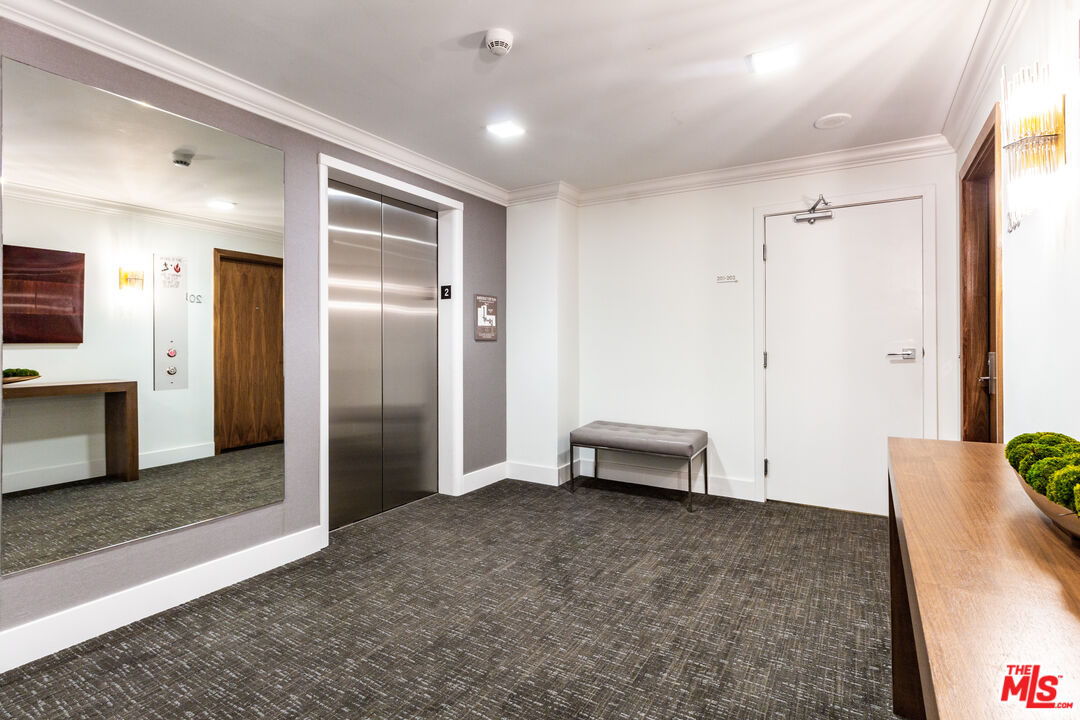 838 N Doheny Dr Unit: 203