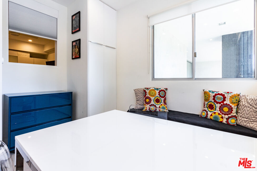 838 N Doheny Dr Unit: 203