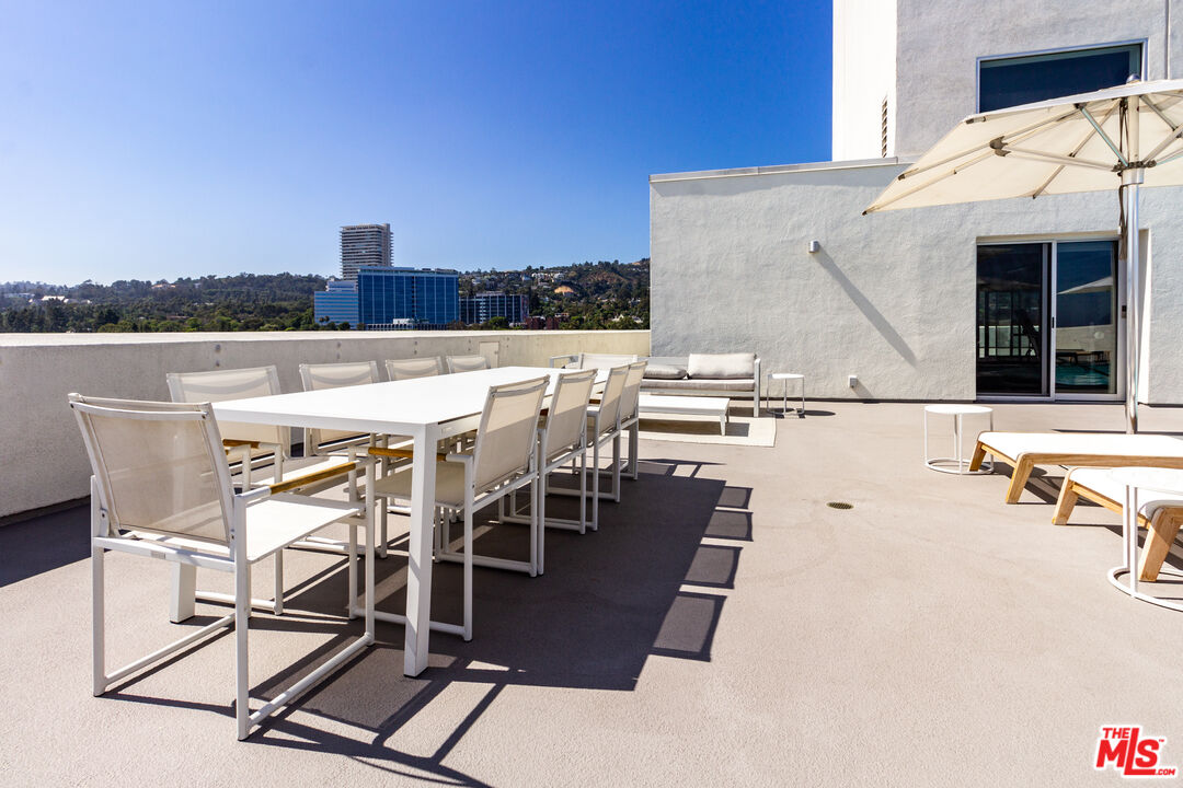 838 N Doheny Dr Unit: 203