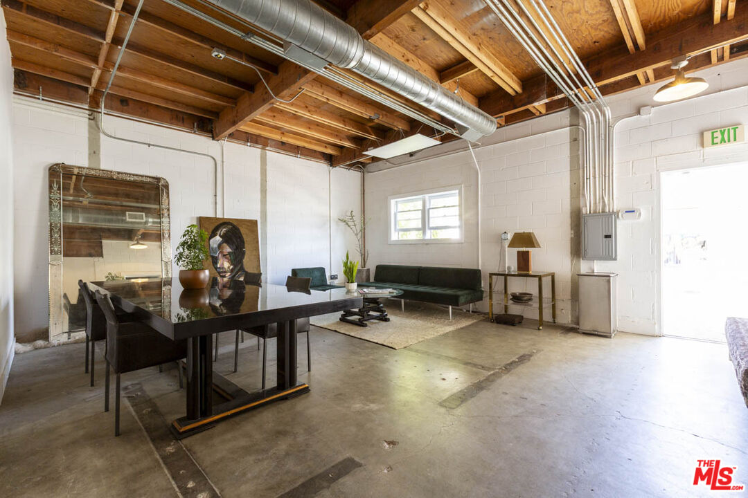5908 Barton Ave