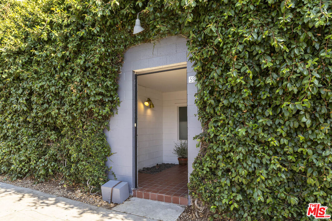5908 Barton Ave
