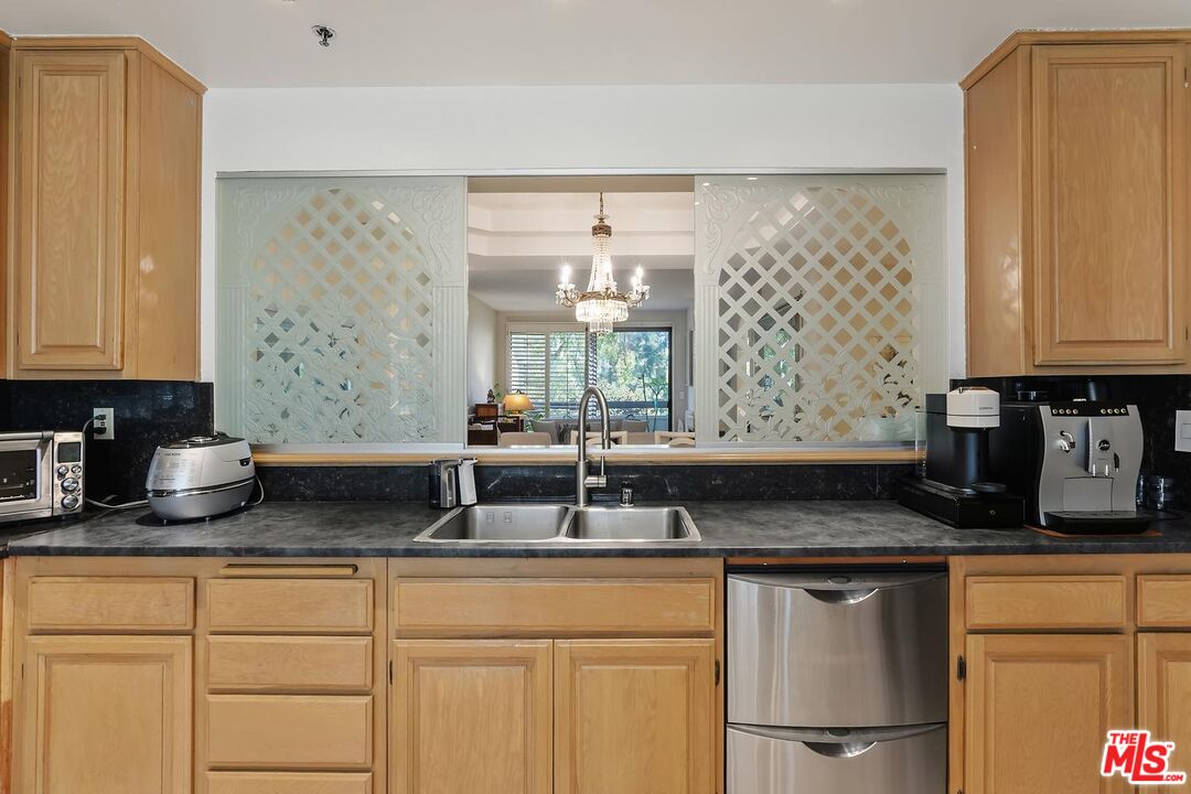 2132 Century Park Ln Unit: 303