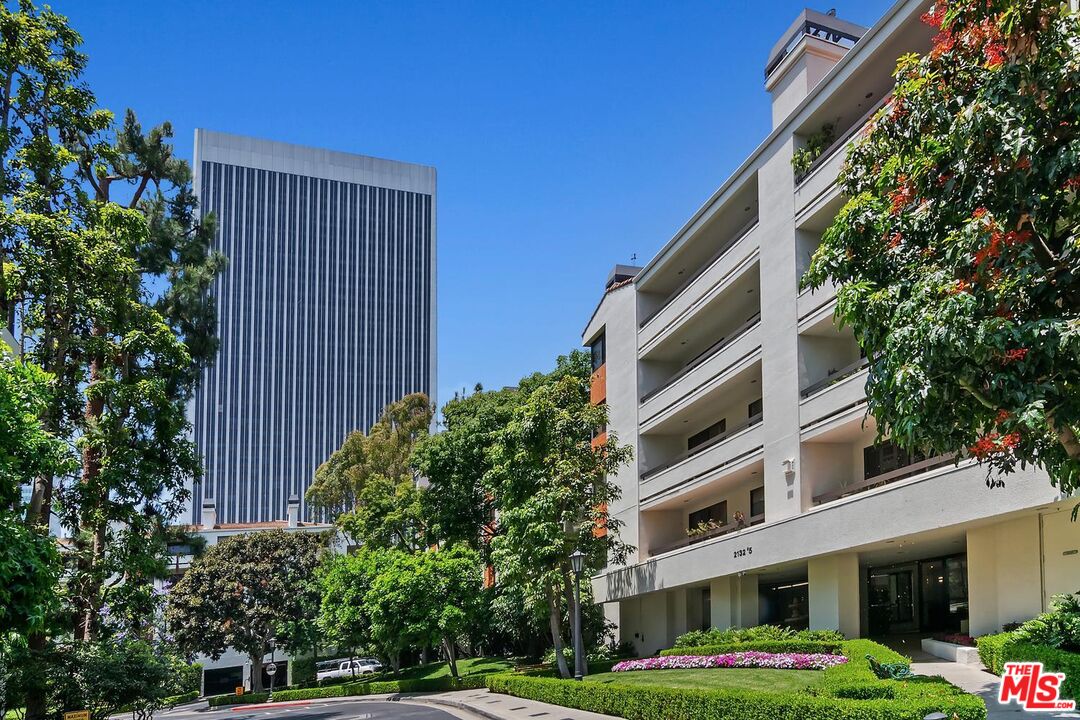 2132 Century Park Ln Unit: 303