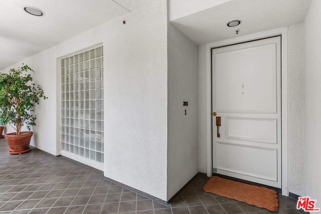 2132 Century Park Ln Unit: 303