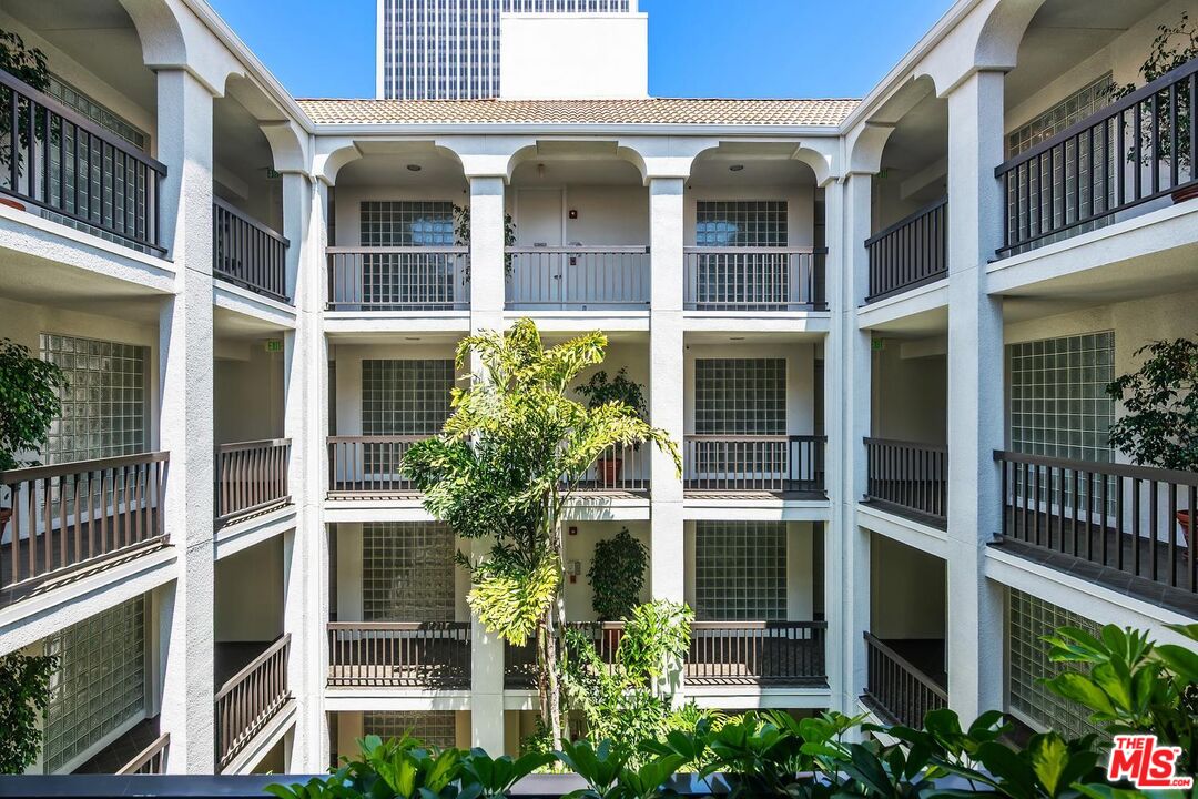 2132 Century Park Ln Unit: 303