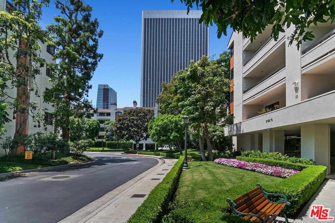2132 Century Park Ln Unit: 303