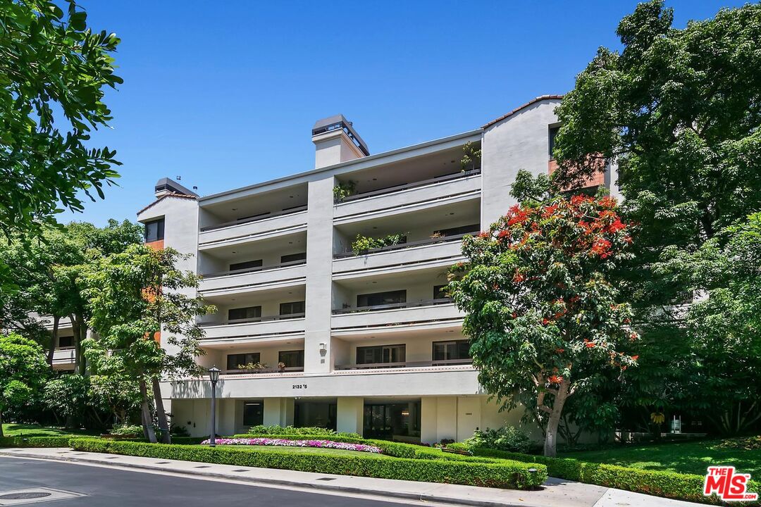 2132 Century Park Ln Unit: 303