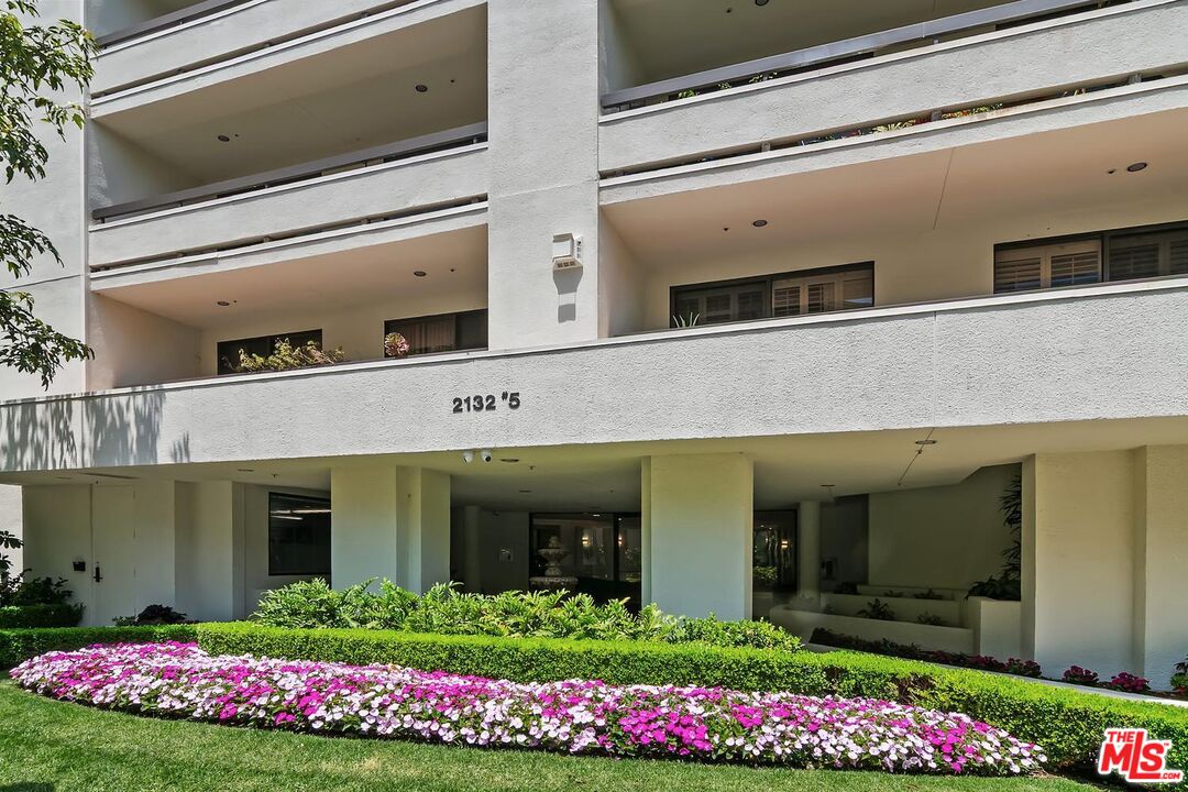 2132 Century Park Ln Unit: 303