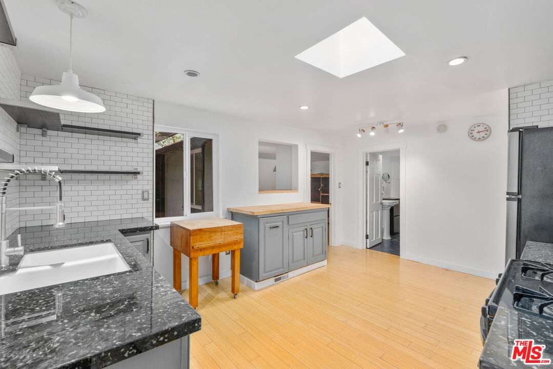 4511 Brunswick Ave