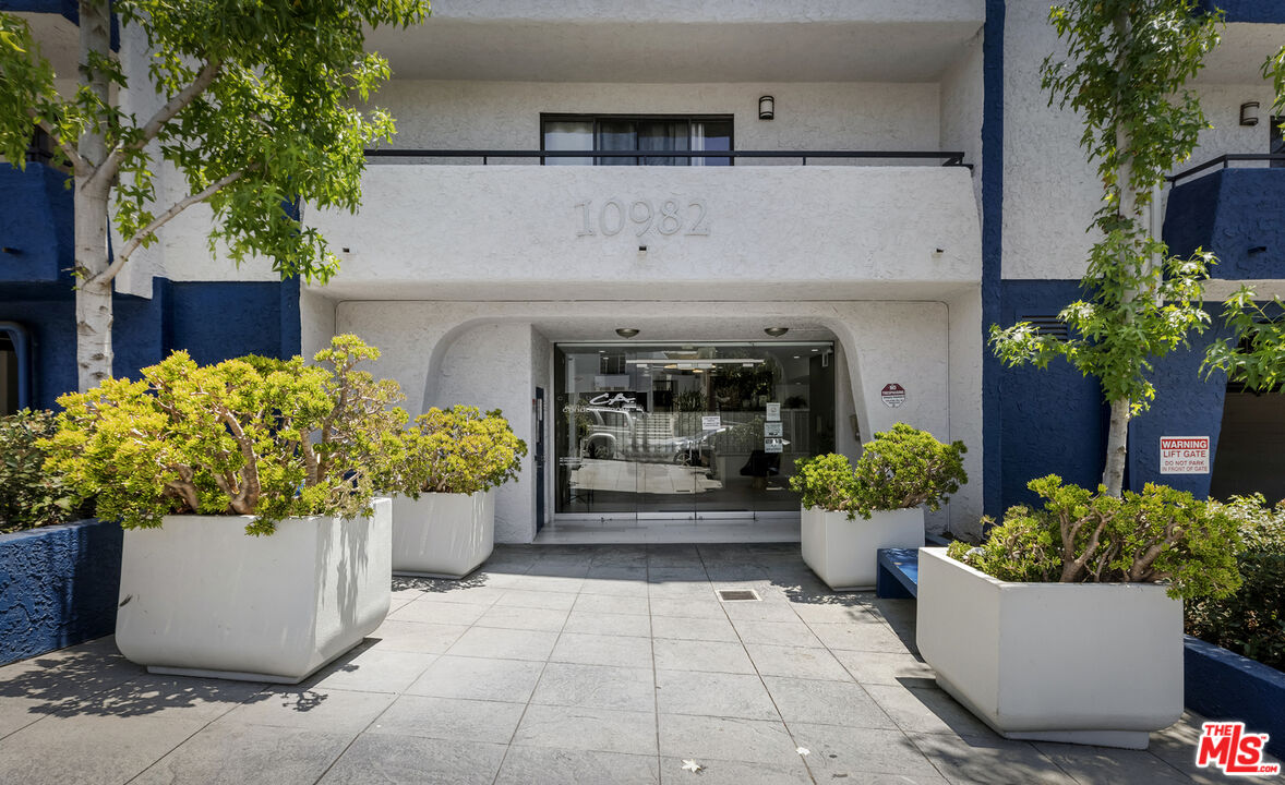 10982 Roebling Ave Unit: 436