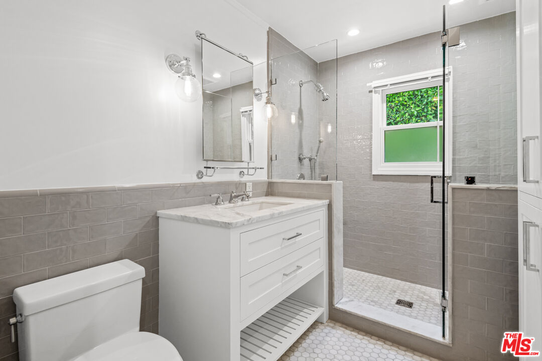 928 Lincoln Blvd Unit: A