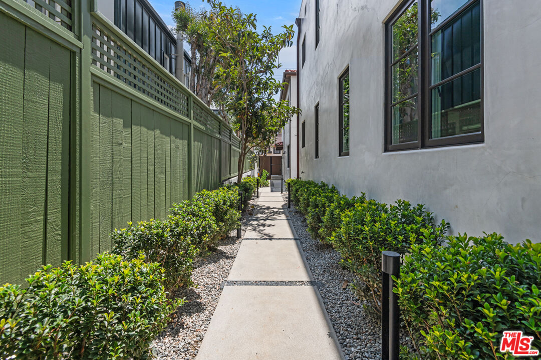 928 Lincoln Blvd Unit: A