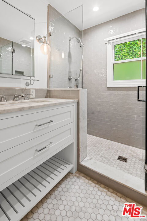 928 Lincoln Blvd Unit: A