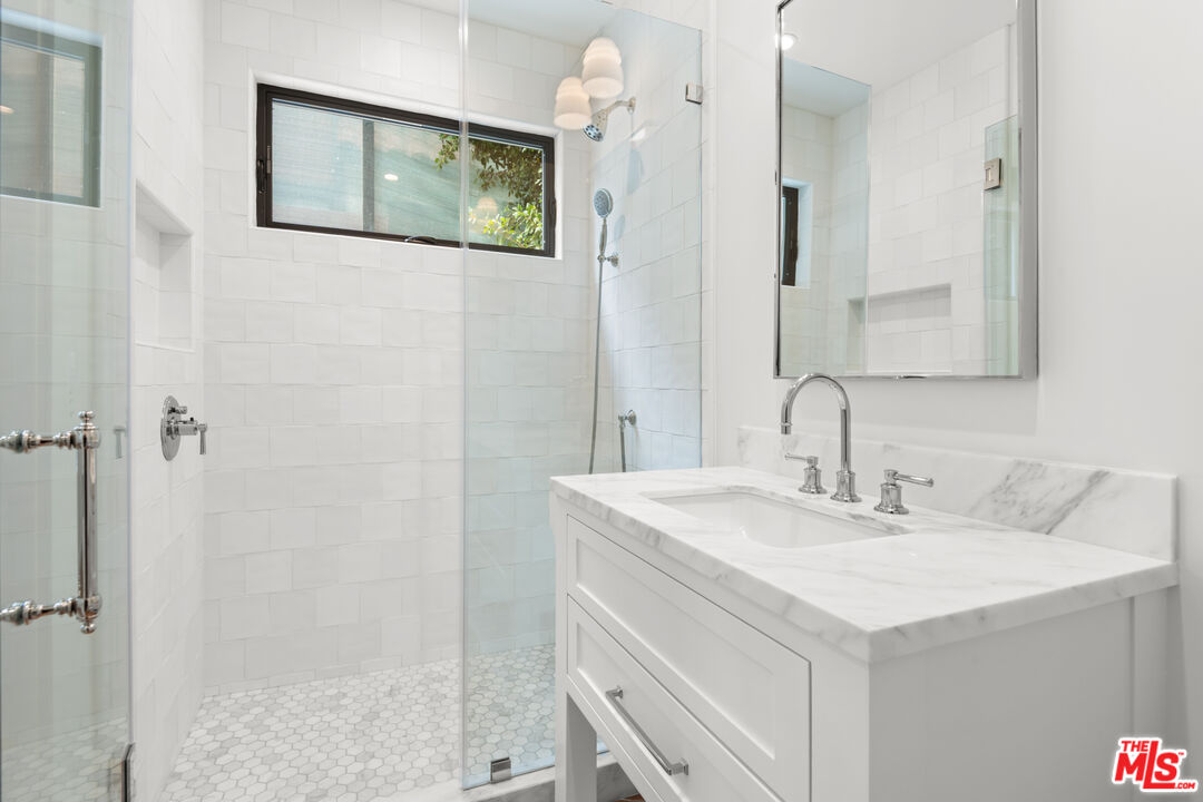 930 Lincoln Blvd Unit: A