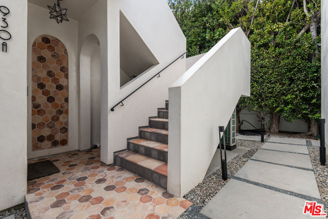 930 Lincoln Blvd Unit: B