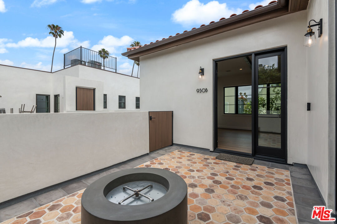 930 Lincoln Blvd Unit: B