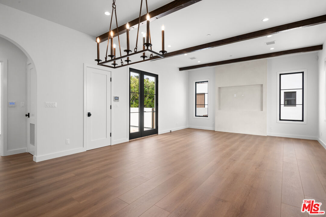 930 Lincoln Blvd Unit: B