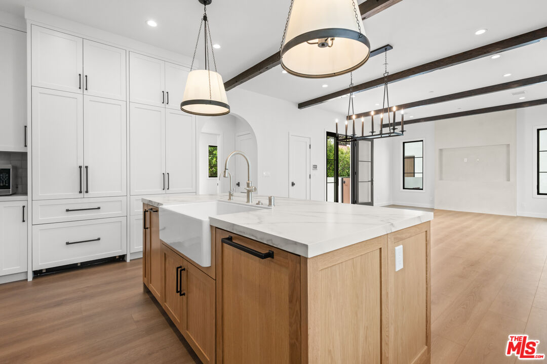 930 Lincoln Blvd Unit: B