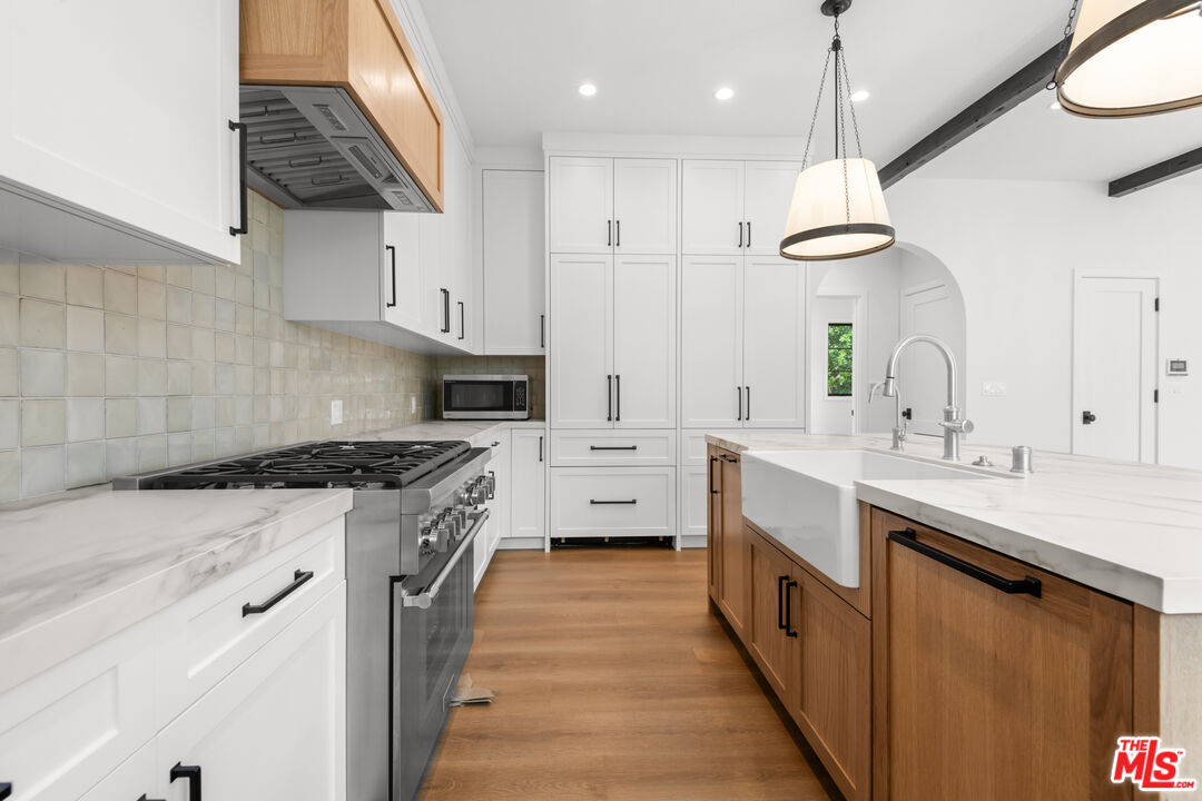 930 Lincoln Blvd Unit: B