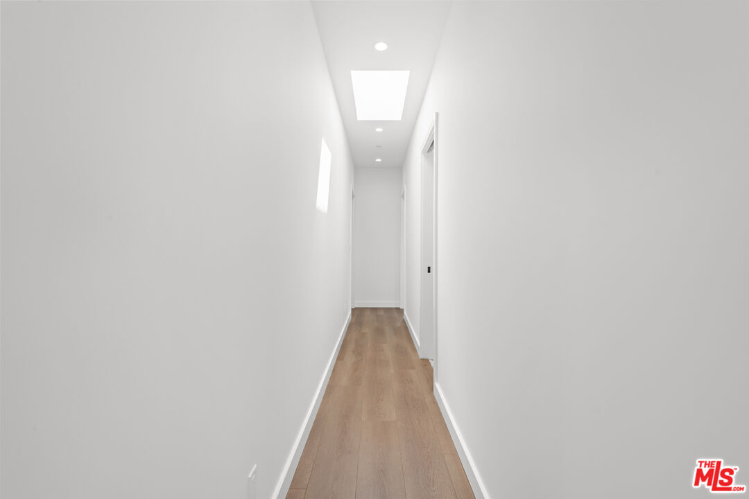 930 Lincoln Blvd Unit: B