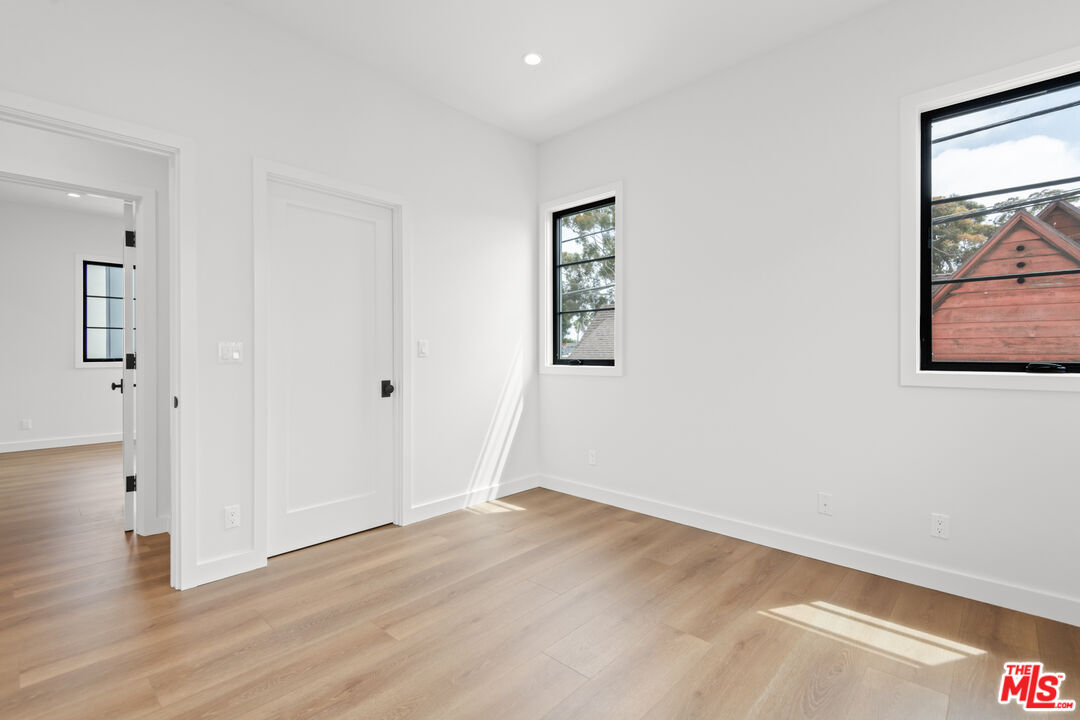 930 Lincoln Blvd Unit: B