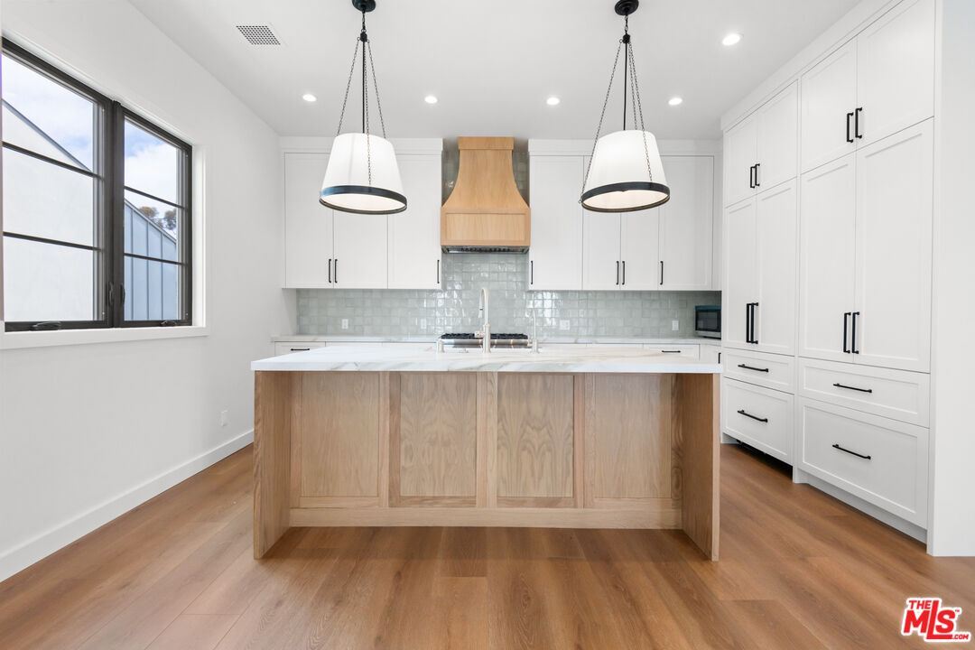 930 Lincoln Blvd Unit: B