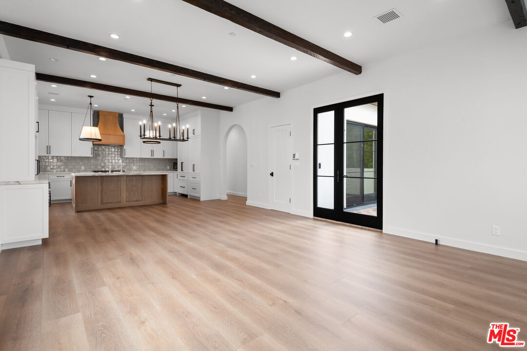 930 Lincoln Blvd Unit: B