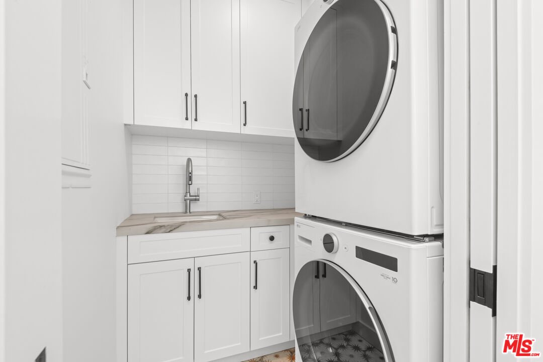 930 Lincoln Blvd Unit: B