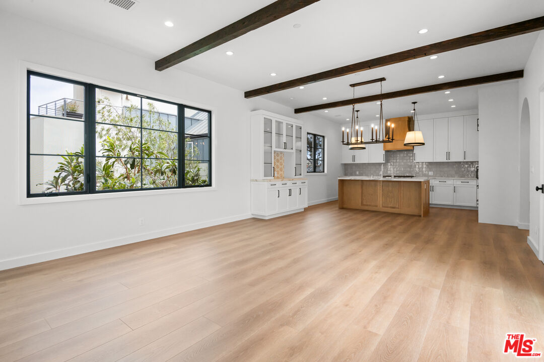930 Lincoln Blvd Unit: B