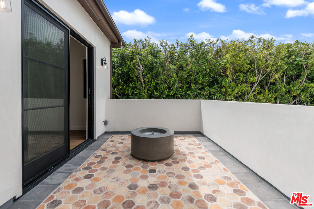 930 Lincoln Blvd Unit: B