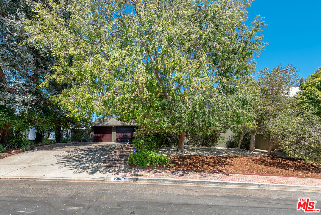 3306 Veteran Ave