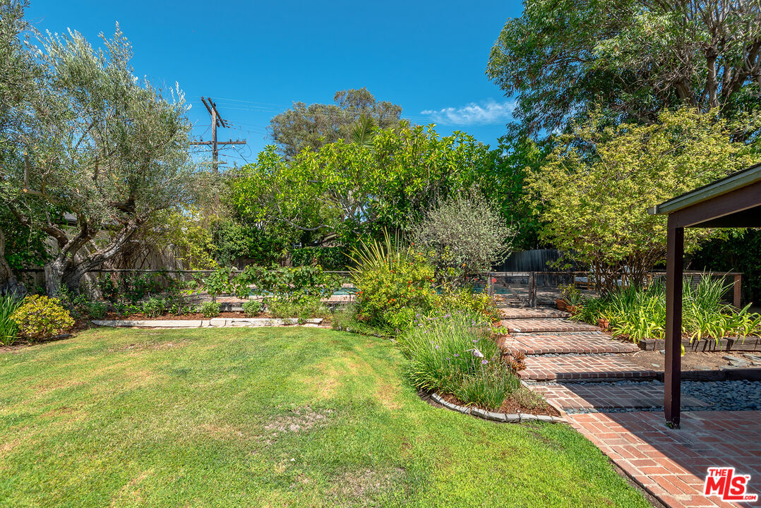 3306 Veteran Ave