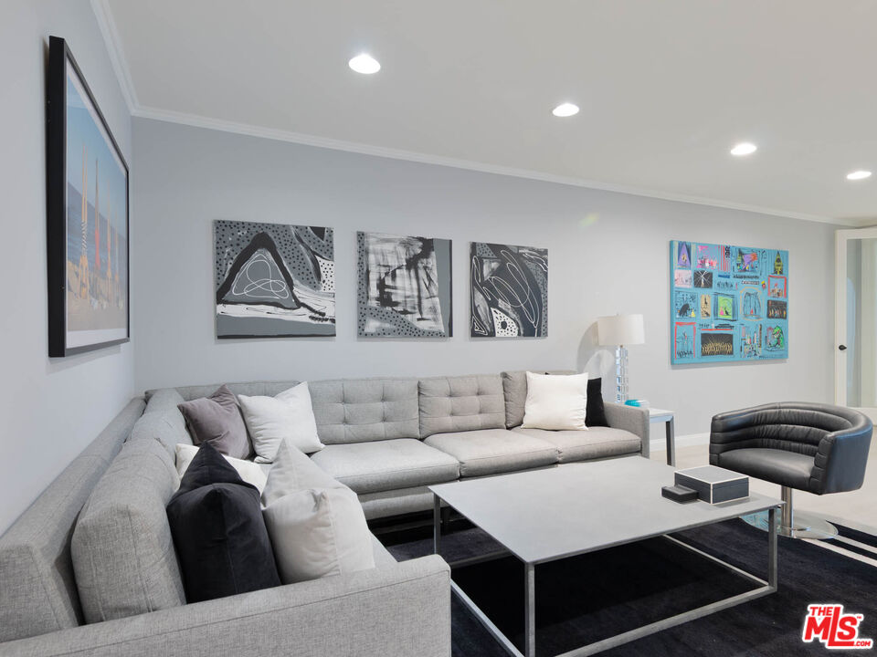 8455 Fountain Ave Unit: 312