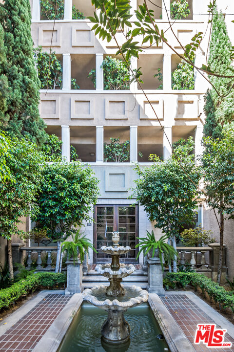 8455 Fountain Ave Unit: 312
