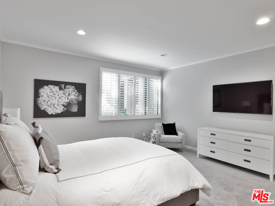 8455 Fountain Ave Unit: 312
