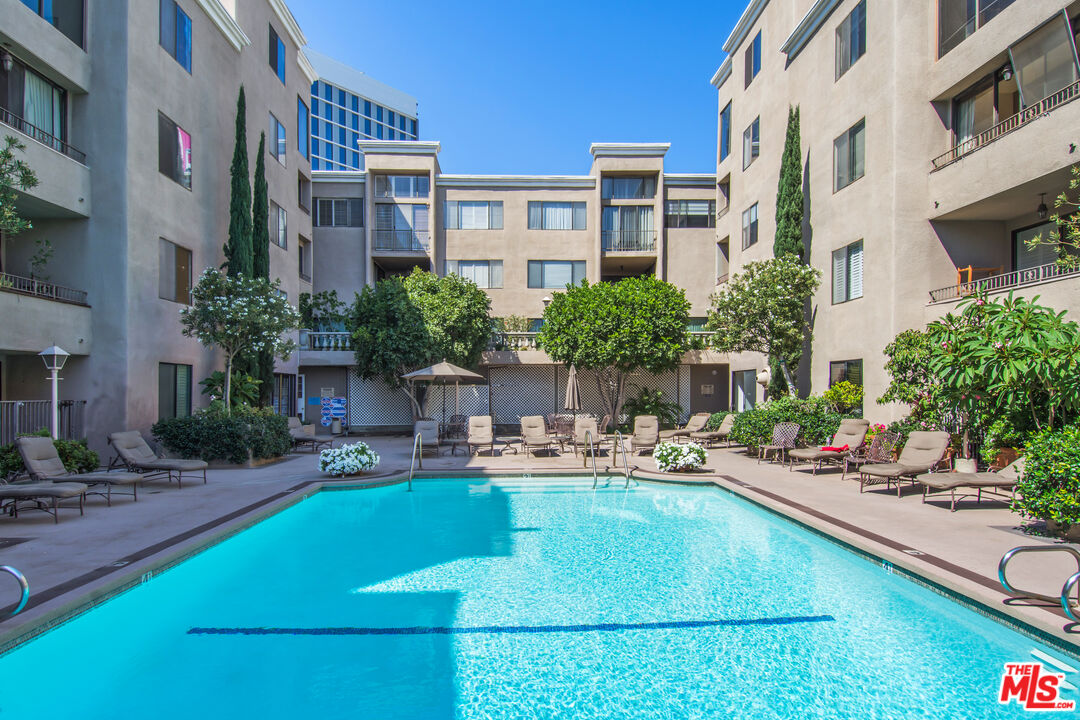 8455 Fountain Ave Unit: 312