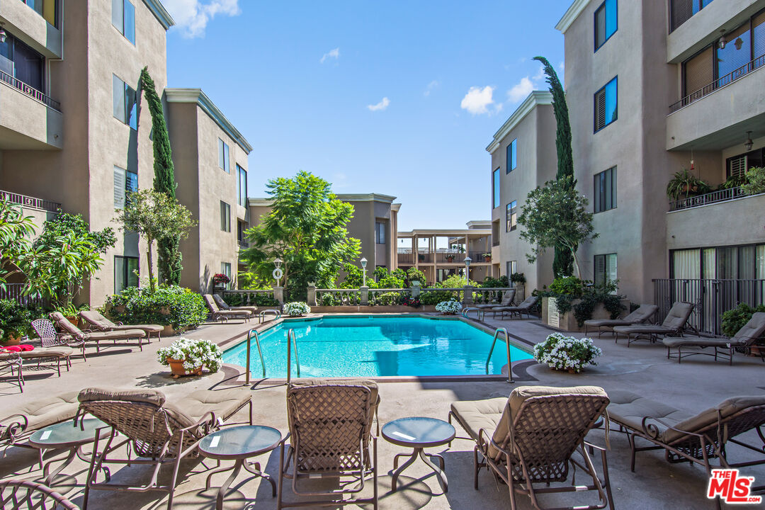 8455 Fountain Ave Unit: 312