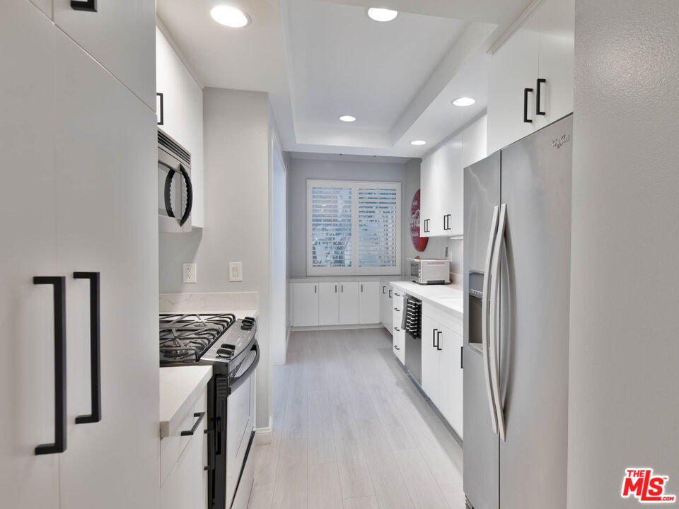 8455 Fountain Ave Unit: 312