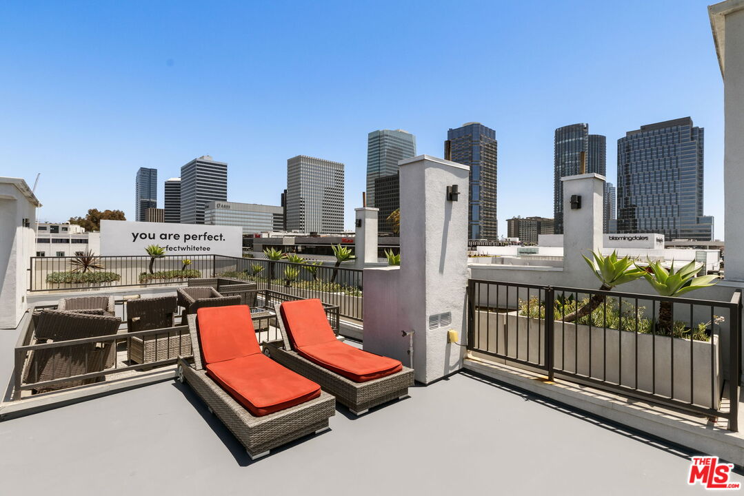 10269 Santa Monica Blvd