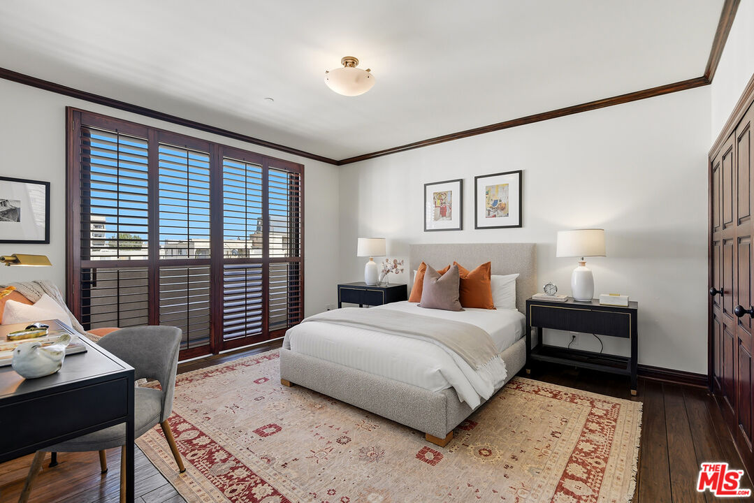 450 N Maple Dr Unit: 501