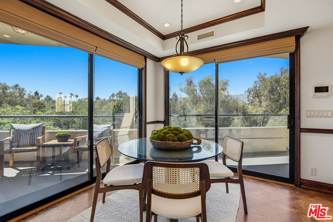 450 N Maple Dr Unit: 501