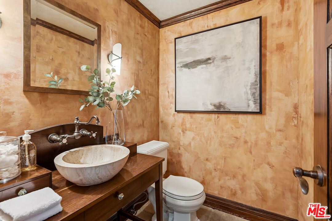 450 N Maple Dr Unit: 501