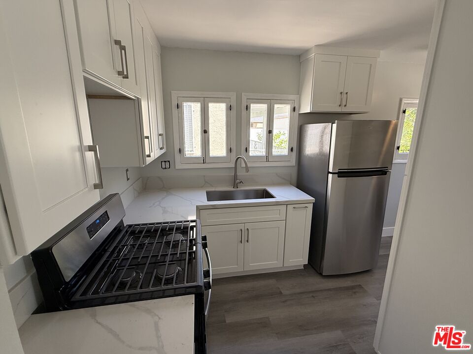 92 S Sunnyslope Ave