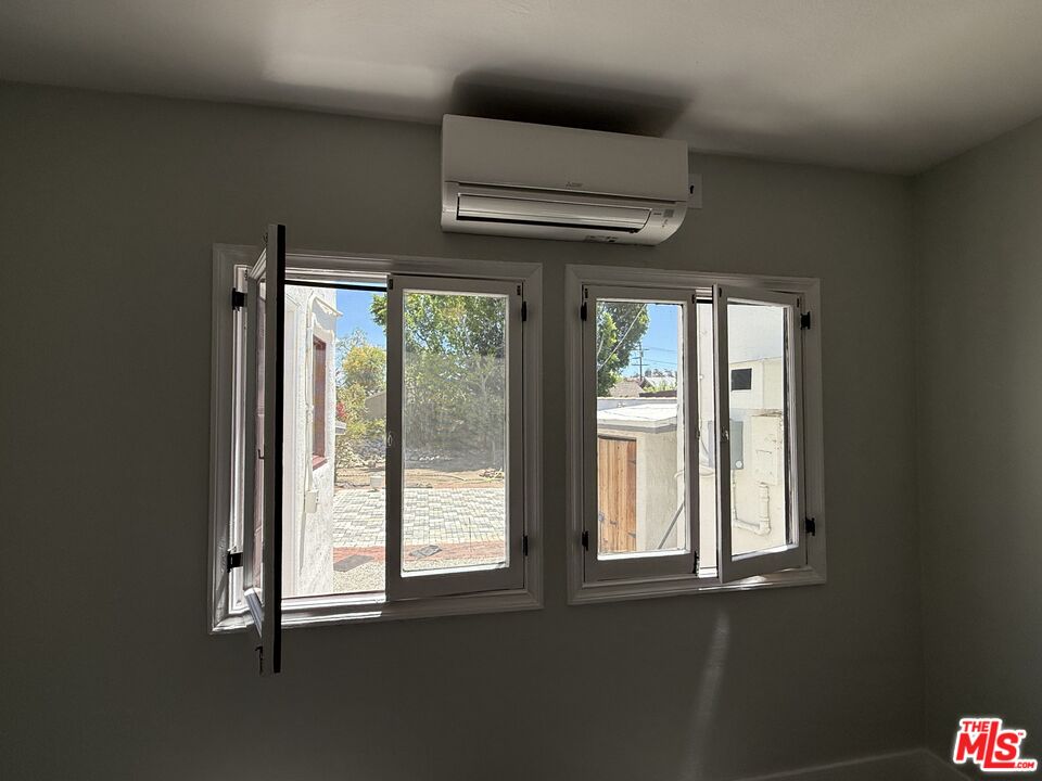 92 S Sunnyslope Ave