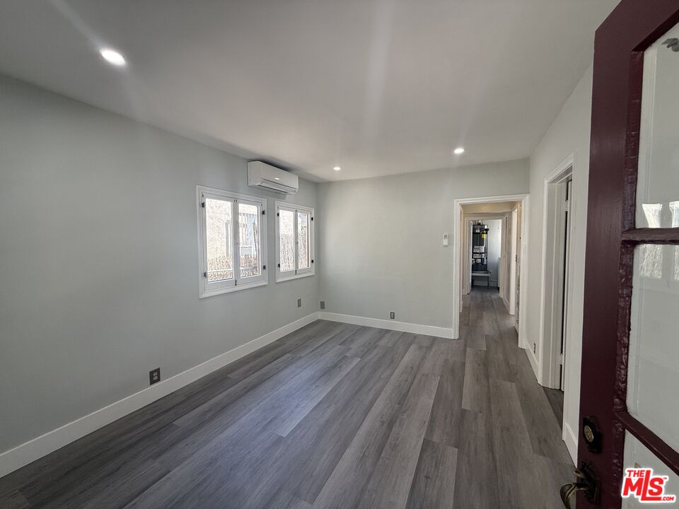 92 S Sunnyslope Ave