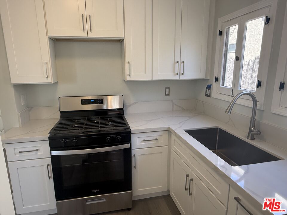 92 S Sunnyslope Ave