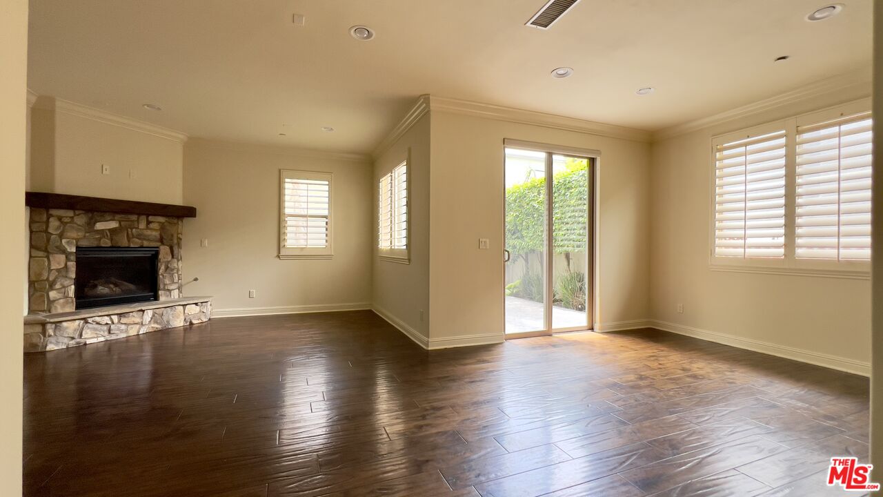 1011 Green Lane