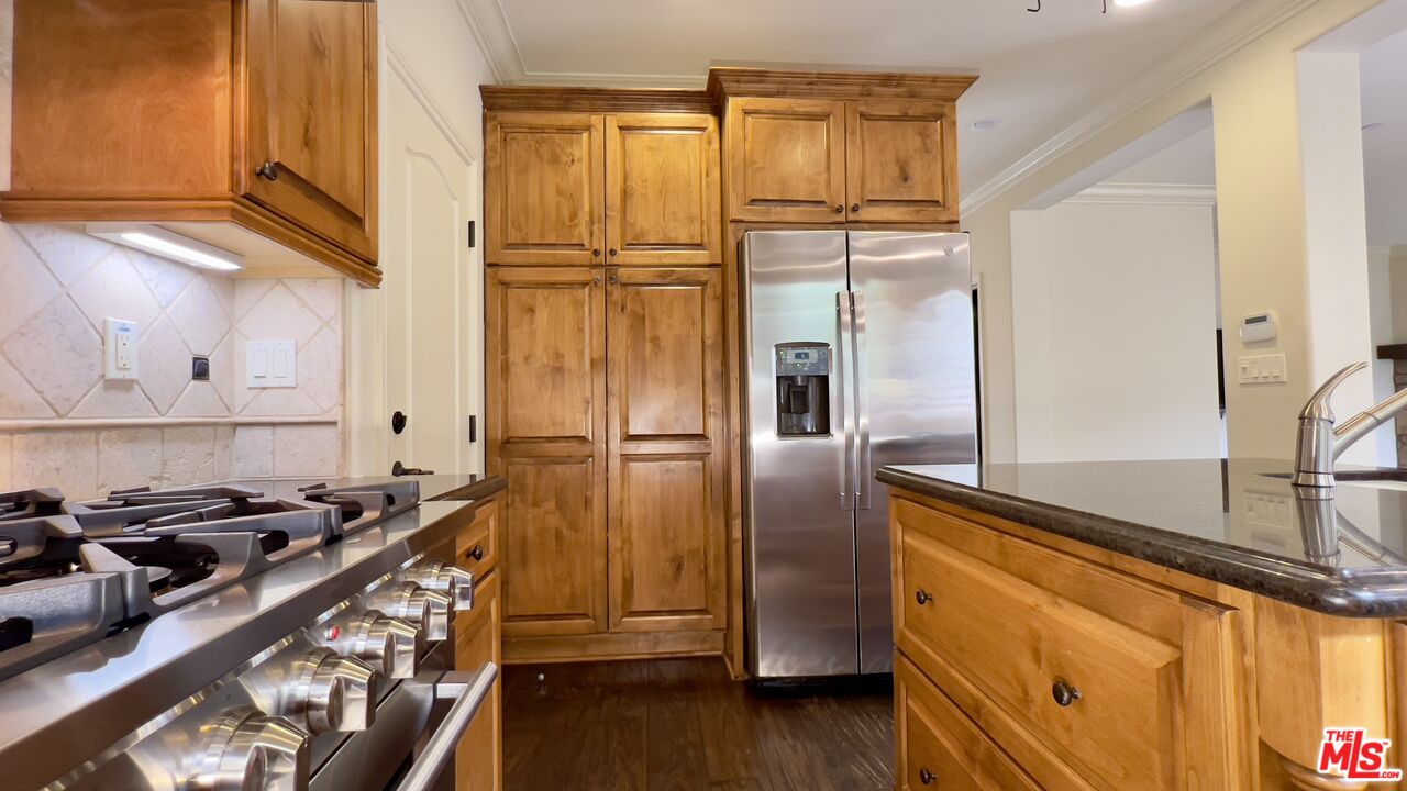 1011 Green Lane